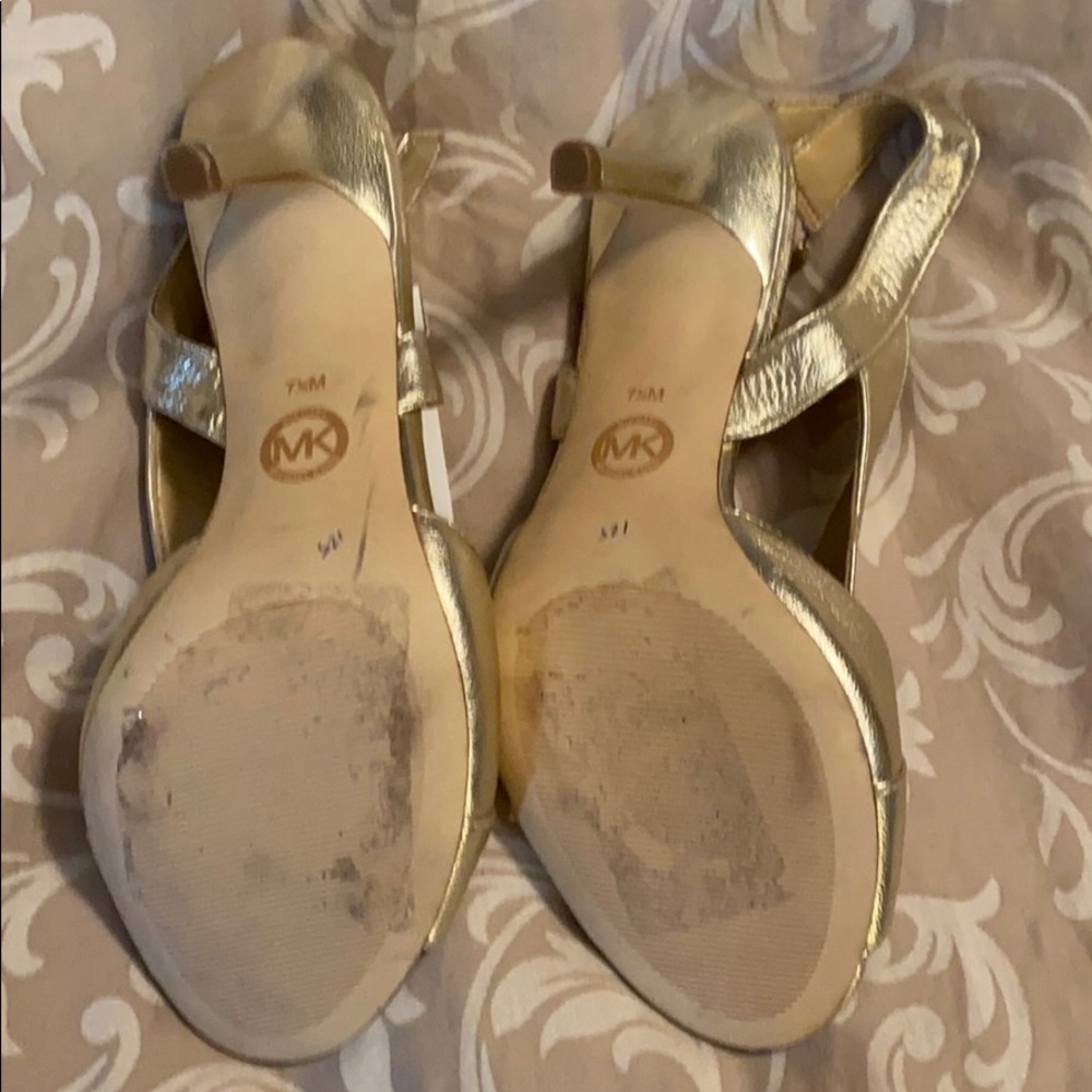 NWTs Michael Kors Gold Soft Leather Heels - Picture 4 of 6